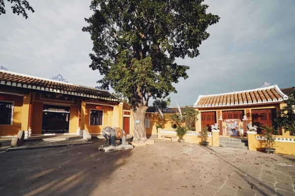 The traditional architecture of Cam Lau Communal House in Go Noi Village, a heritage stop on a Local Tour Hoi An.