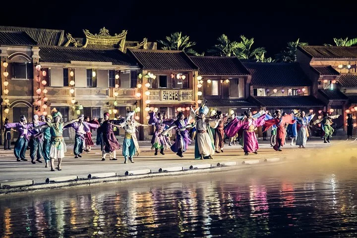 Dancers performing in the Hoi An Memories Show