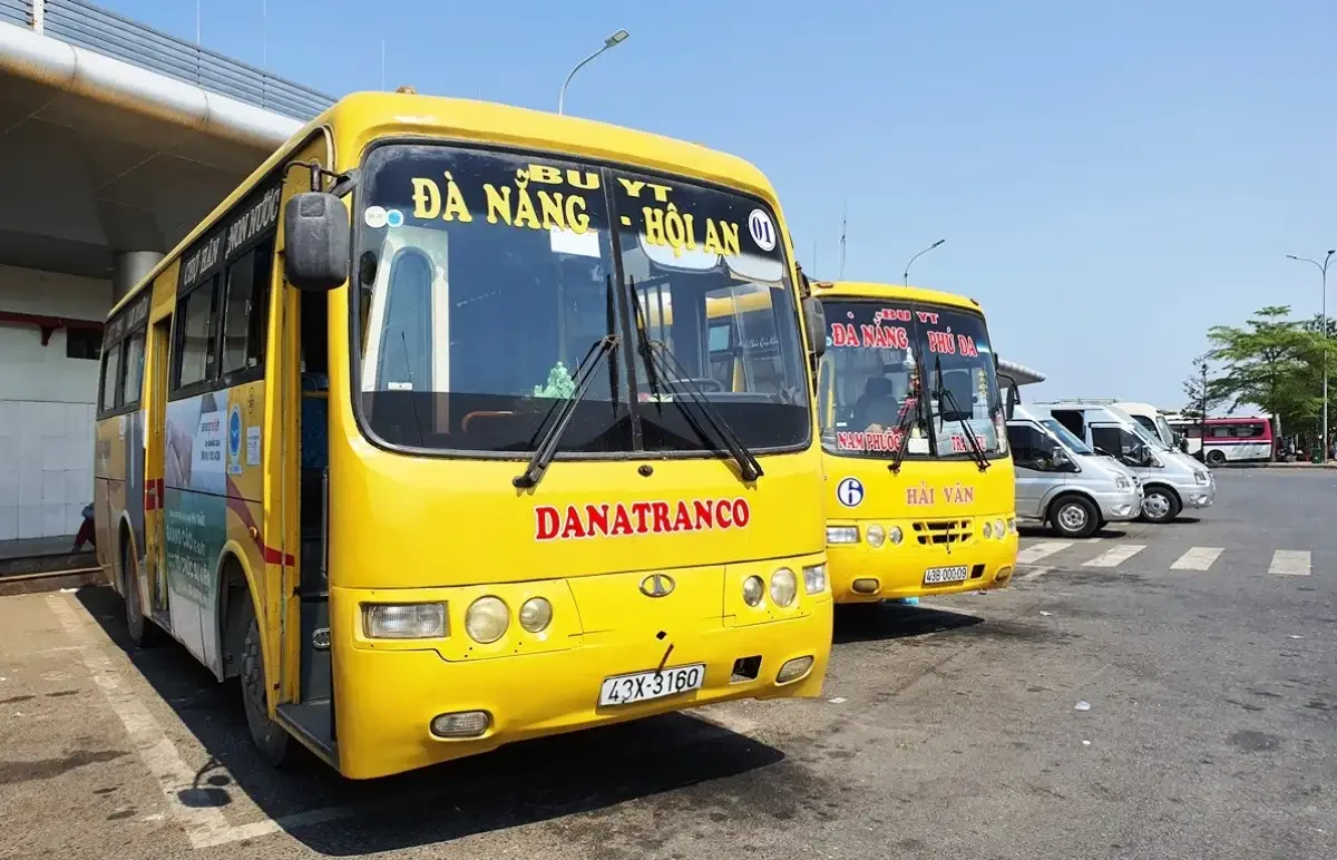 Buses from Da Nang to Hoi An Ancient Town