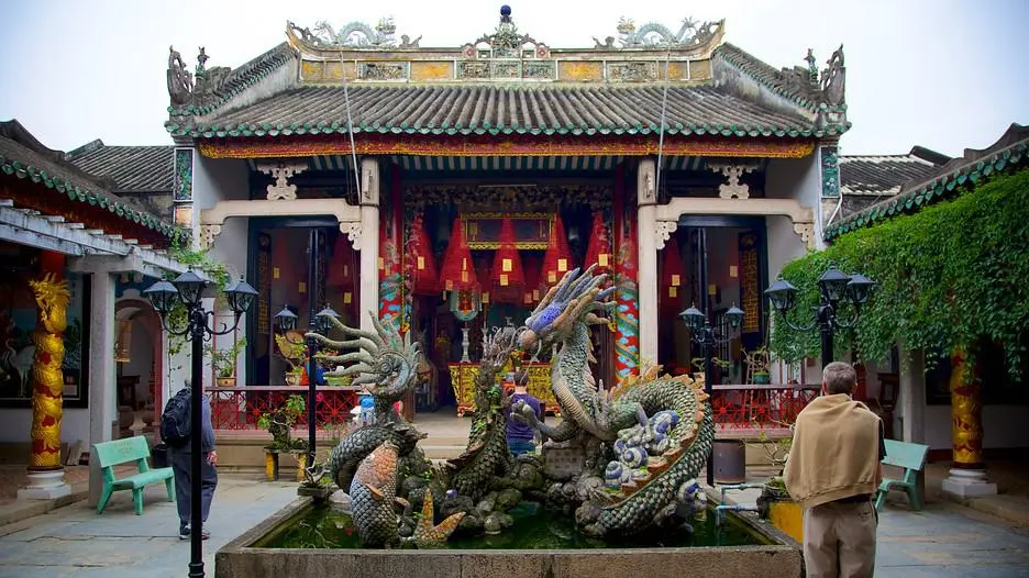 Detailed dragons and traditional architecture at Cantonese Assembly Hall
